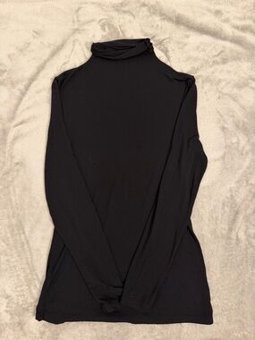 14th & Union Black Long-Sleeve Turtleneck Top